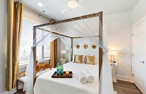 Private Home with Rooftop Game Room near Downtown - Foto 24