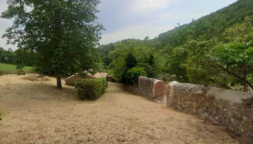 All'Acqua Santa, immersi nella natura - Foto 5