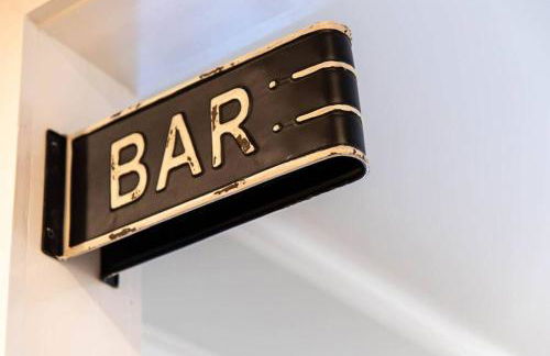 Elizabeth Bungalow, Fenced Yard, Fireplaces, Grill - Foto 25