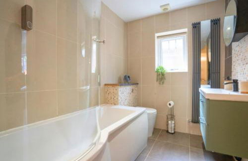 Modern 10BR Retreat Sleeps 16plus nr HS2 NEC BHX - Foto 26