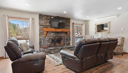 Secluded Stay in a Wonderful Creekside Getaway - Foto 5