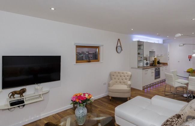 Live in Leeds Sky Penthouse - Photo 35