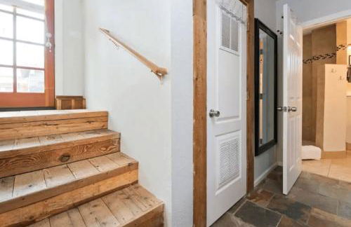 #StayinMyDistrict Hyde Park Down - Photo 2