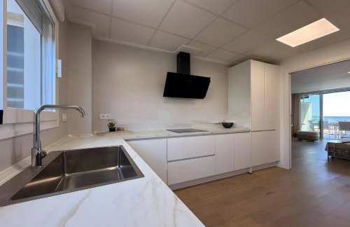Gandia Tropicana Suite - Photo 11