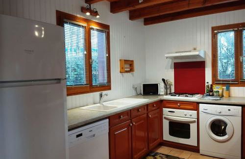 Chalet cosy au vert pour 6 avec piscine et Wi-Fi, proche Souillac - FR-1-828-3 - Foto 9