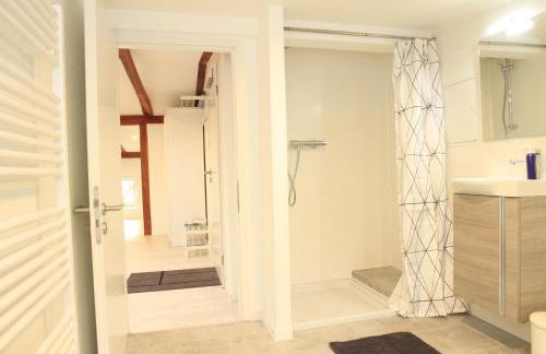 Gemütliche Dachgeschoßwohnung mit Altbaucharme - Foto 8