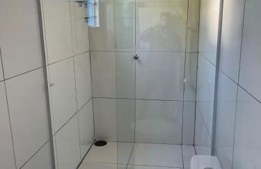 Baleia Pé na Areia - Foto 13