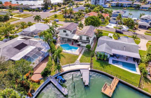 Clearwater Beach Waterfront Modern Villa 4BD 2BIG OPEN LOFT 4BT with Pool Boat Deck Sleep 15 - Foto 21