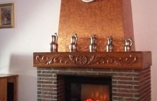 Maison spacieuse avec jardin, BBQ, table de ping-pong, proche commerces, pour 9 personnes et bébés - FR-1-581-96 - Foto 2