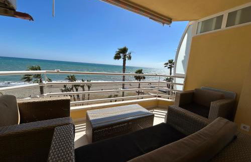 APARTAMENTO FRENTE AL MAR,PRIMERA LINEA DE PLAYA - Photo 3