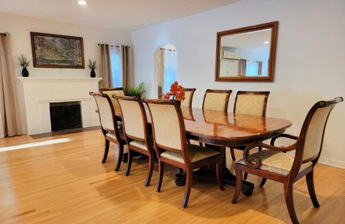 Private and large 2 bedroom house with Pool table, backyard and office near attractions - Foto 19