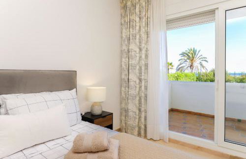 Frontline beach ground floor apartment - Los Monteros Palm Beach - Photo 22