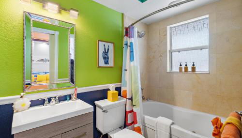 Itz a Vibe - 1 bedroom studio in the heart of DTSP - Foto 3, towels, Shower