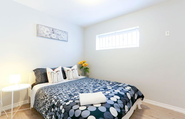 Family Home-Metrotown by Elevate Rooms - Photo 5