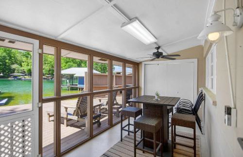 Lakefront Cabin with Private Dock - Foto 27