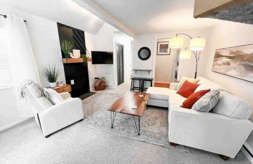 Top (third) floor loft condo. Full resort access. - Foto 2