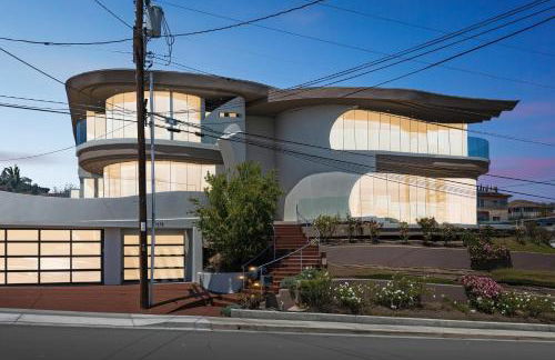 The Wave House! Custom Gem with Panoramic Views, Fire Pit, BBQ, Pool Table - Foto 1