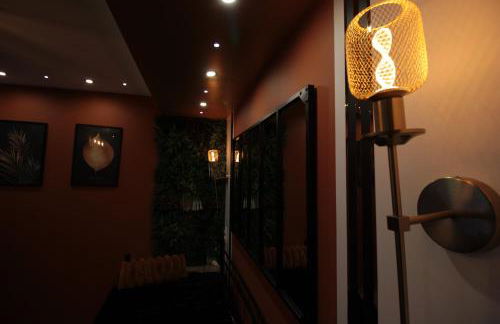 Luxury Studio, Rez de chaussée, Parking privé vidéo surveillance, Canapé haute qualité convertible couchage 2 personnes, Centre Ville proche, Restaurant, boulangerie 2 minutes à pied, Terrasse - 800mètre carré de terrain - Géré par Presta-Zen'Services - Foto 24