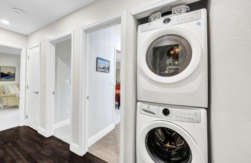 Heated Pool, Sleeps 10, Relaxing Lanai, Near Beaches, Pet Friendly! - Foto 24