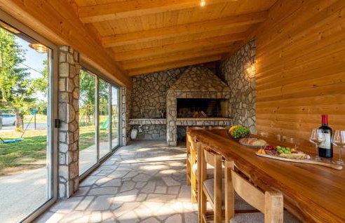 Awesome Home In Licko Cerje With Wifi - Photo 7