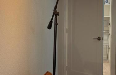 Elegant Suite at Marina-Venice Beach with Pool, Jacuzzi, GYM by Holisticā Retreats - Foto 48