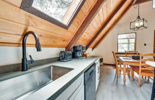 Deck and Grill A-Frame Cabin in Munds Park! - Foto 11