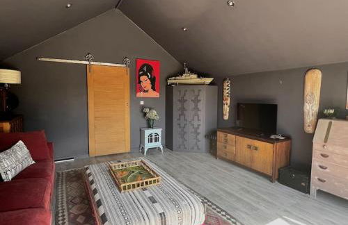 Eclectic Barn - Pergola & Dog-Friendly Garden - Photo 49