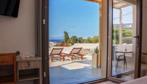 DIPOLIS luxury apartments Syros - Foto 3, sunbed