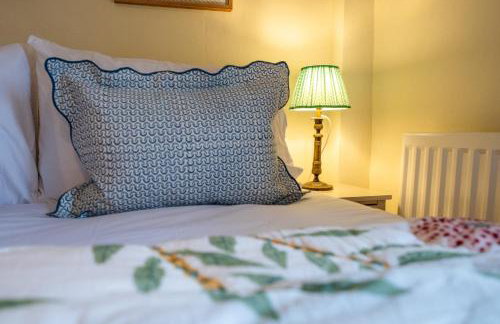 Beautiful 2 Bedroom Cottage in the Cotswolds - Photo 9