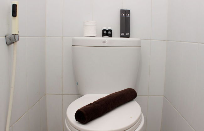 Cozy And Simply Studio At Grand Sentraland Karawang Apartment - Photo 11