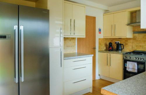 Register House Family or Contractor 4bed with Garden Driveway - Foto 18