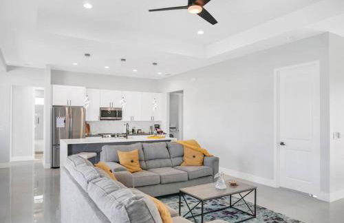 Casa Sevilla, heated pool, sleeps 9, 4B3B - Foto 7