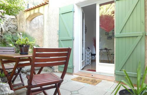 Les Restanques de Toucas - Studio dans villa avec jardin et piscine partagée - Foto 23