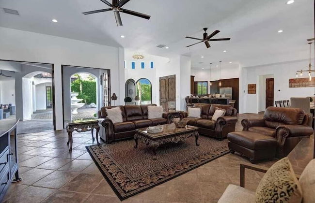 Villa Toscana by Avantstay Palatial Villa With Spa, Pool, Theater & Game Room! Permit#4769 - Foto 19