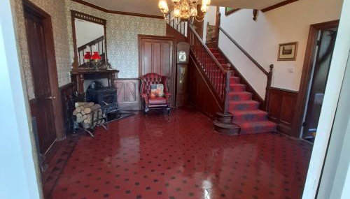 Family-Friendly Devon Farmhouse, sleeps 11, with Indoor Heated Pool, Dartmoor Views & Tarka Trail Access - Foto 3