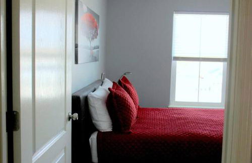 Spacious Home, Short Walk to Beach, Heated Pool! - Foto 10