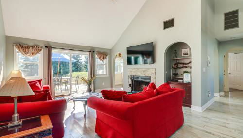 Hot Tub, Sauna and Game Room Spacious Poconos Gem! - Foto 2