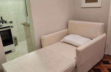 Complete studio one block from Flamengo beach - Foto 9
