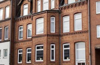 Stilvolle Altbauwohnung in zentraler Lage - Foto 1