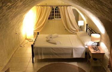 Kamares Cave House 3 - Photo 1