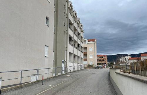 Apartments with WiFi Kastel Stafilic, Kastela - 23978 - Foto 1