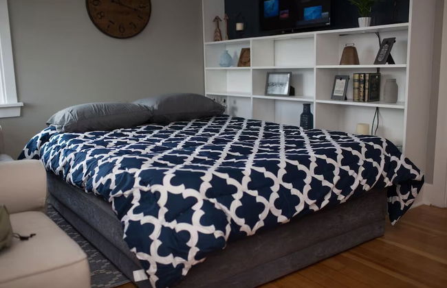 Walk to the waterfront The Cozy Cottage - Photo 5