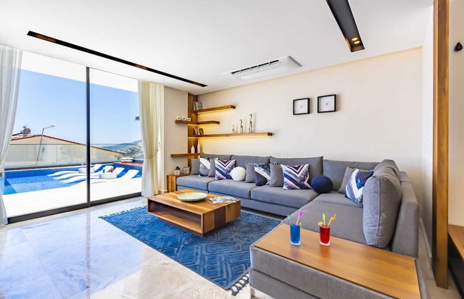 Luxurious 3 bed Villa Located in Kasantalya Turkey With Private Pool and gym - Photo 9