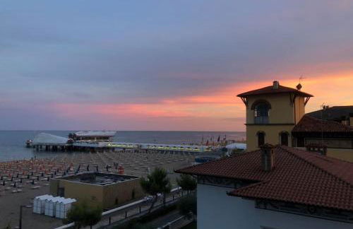 Appartamento fronte mare con terrazzo e parcheggio privato - Foto 18