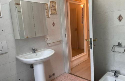 Kibilù - Elegant apartment Lake View - Balcony & Parking - Foto 15