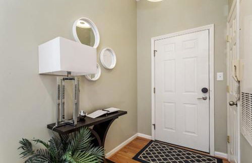 Warehouse District Modern Condo with Private Garage - Foto 7