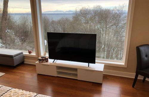 Romantic Spacious Suite with Salish Sea & Mountain Views at Seattle Luxury Estate - Foto 5