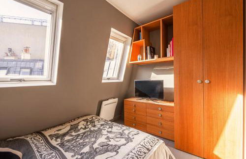 1min Walk From Champs Elysées - Avenue Montaigne - AC - Self-Checkin - Working Desk - Foto 15