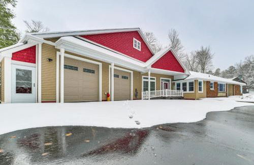 Walk to Lake Huron Beaches Home with Fire Pit! - Foto 29