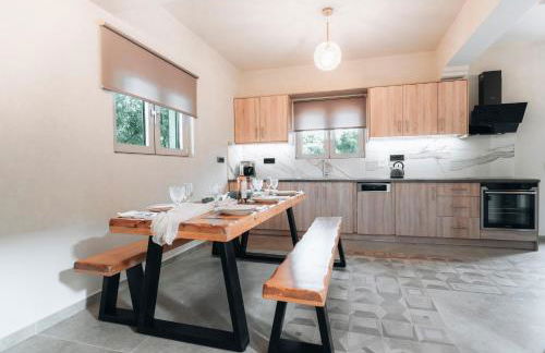 Villa Di Leon - Uniquely Designed Villa with Pool in a Picturesque Village near Famous Porto Limnionas, Offering Exceptional Hospitality By Villa Mana Gers - Photo 38